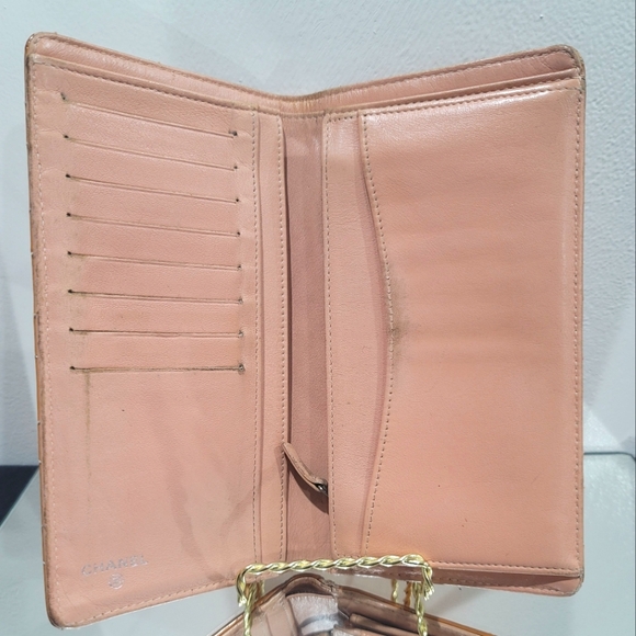 CHANEL Patent Leather Wallet - Picture 7 of 10